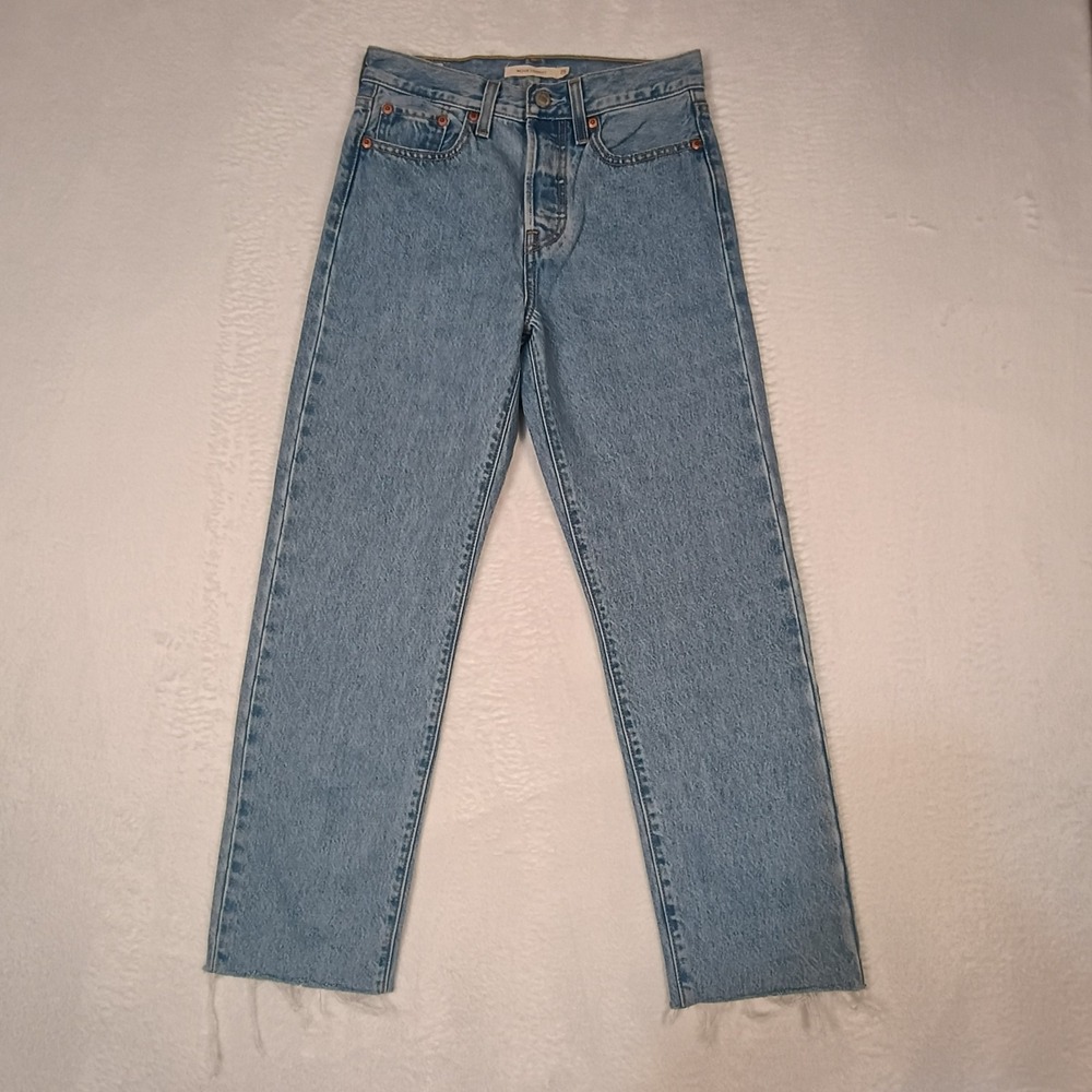 Levis Wedgie Jeans Womens Size 25 (26x25) Crop Button Fly Raw Hem Mid Rise